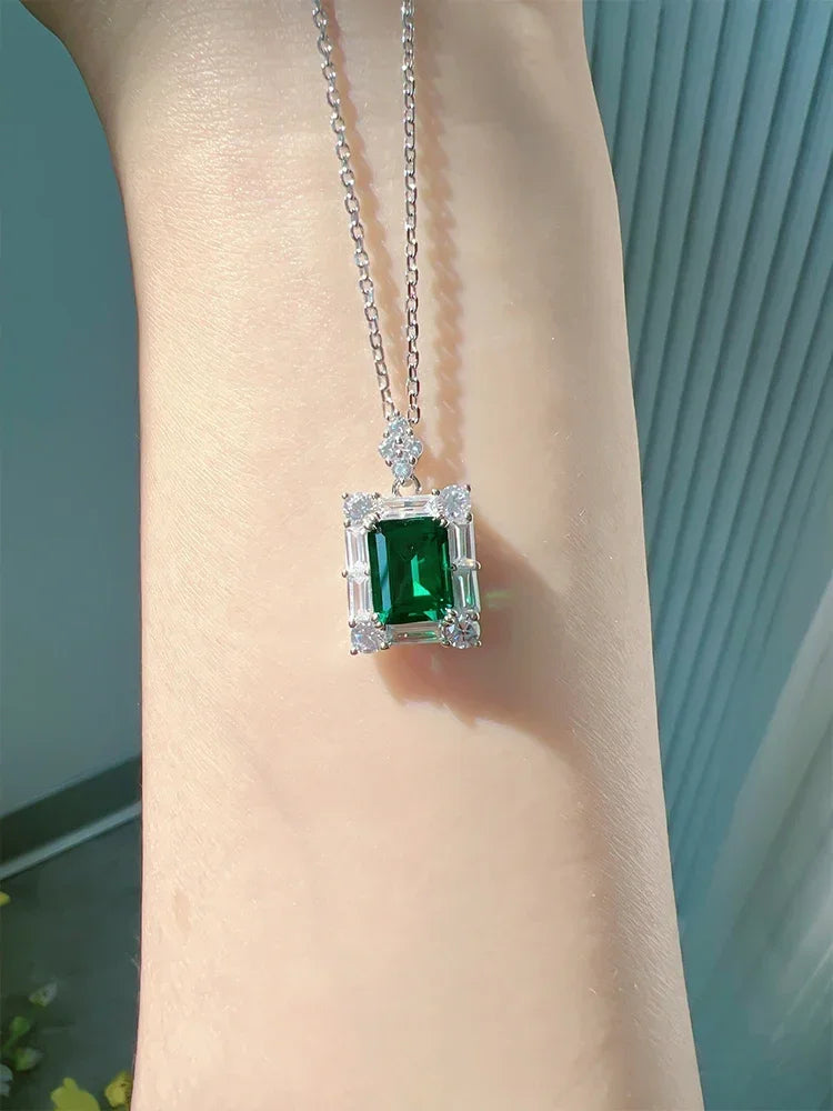 Desire Versatile Artificial Emerald 925 Sterling Silver Pendant Inlaid with High Carbon Diamond Collar Chain