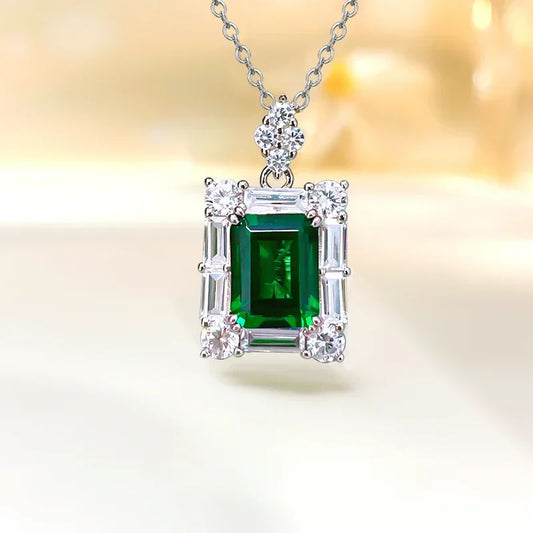 Desire Versatile Artificial Emerald 925 Sterling Silver Pendant Inlaid with High Carbon Diamond Collar Chain