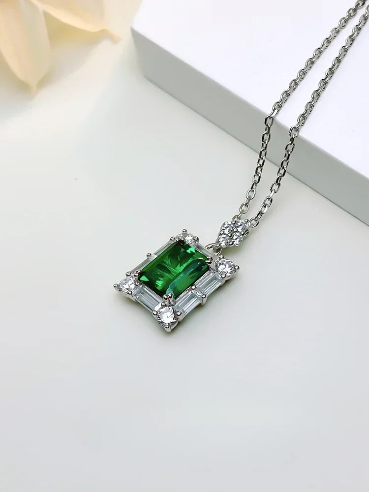 Desire Versatile Artificial Emerald 925 Sterling Silver Pendant Inlaid with High Carbon Diamond Collar Chain